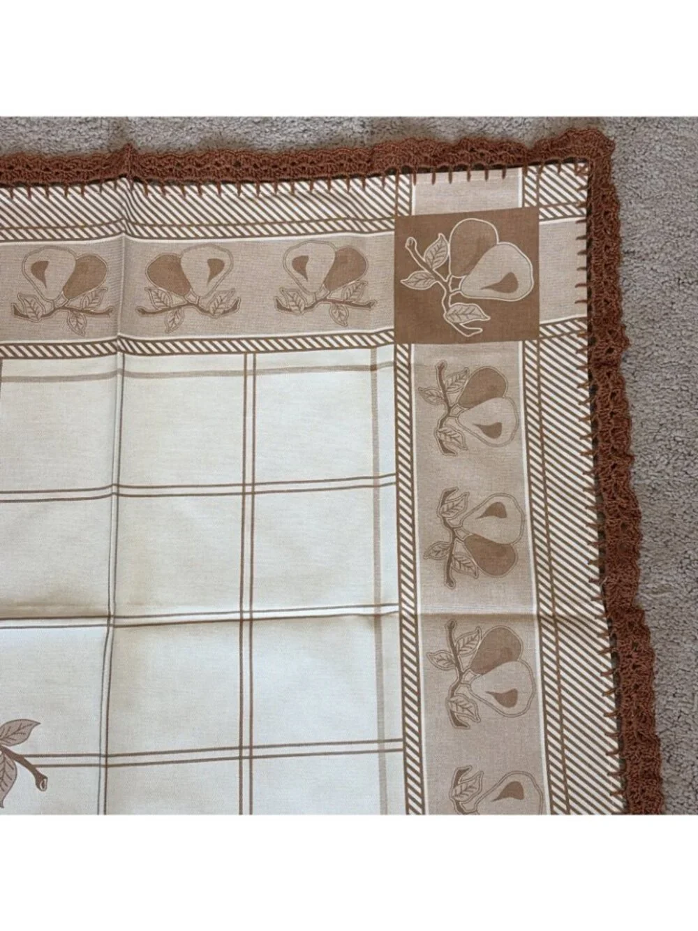Vintage Table Cover Tablecloth Brown Pears Crochet Border Square 28X30
